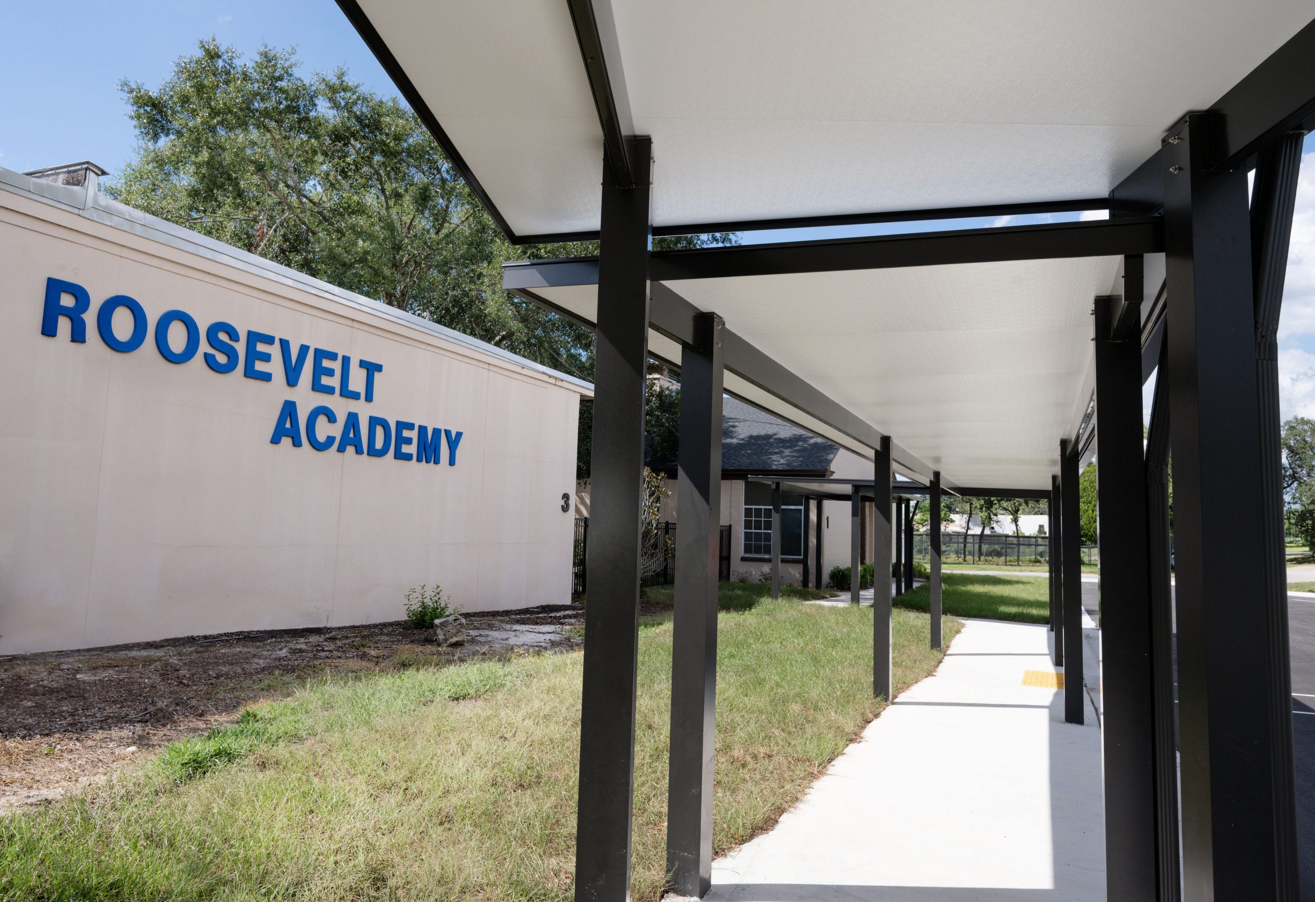 Roosevelt Academy - Lake Wales